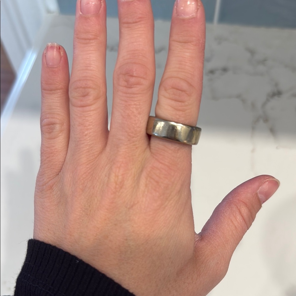 Oura Ring Horizon, Gen 3 in gold, Size 8